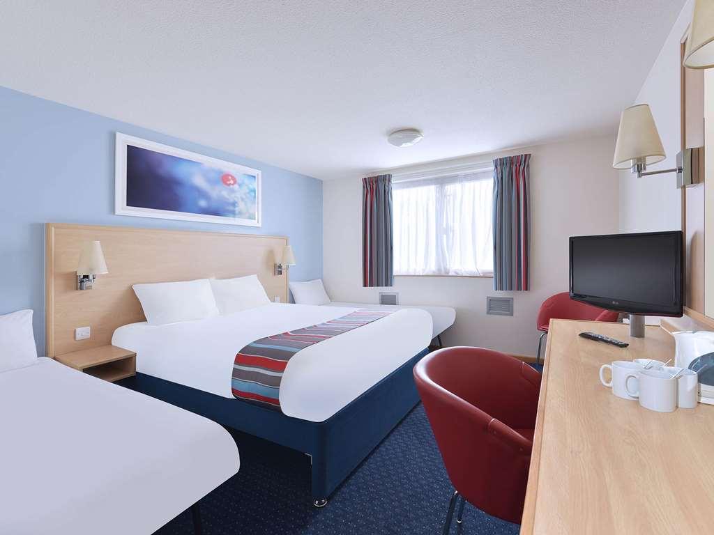 Travelodge Harlow Δωμάτιο φωτογραφία